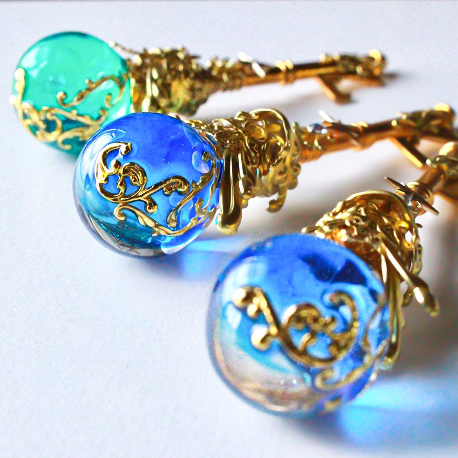 Clear Epoxy Resin Starter Kit 115 Pack, 16 Ounce Resin with 36 Colors Mica Powders Pigment, Measuring Cups, Silicone & Wood Stick Beginner Tools for Craft, Jewelry Making, Molds, Cast Pouring