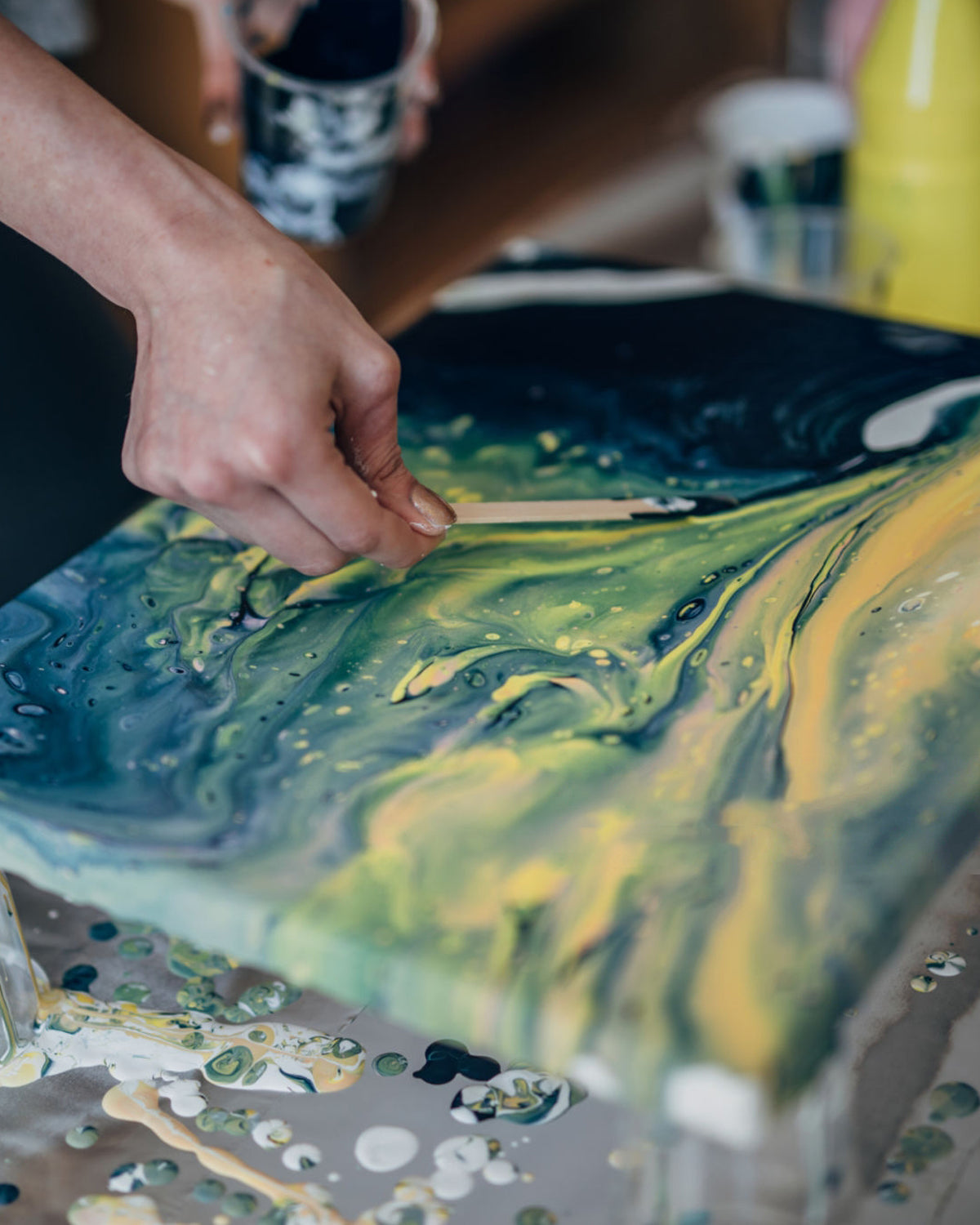 Nicpro 115 Pack Large Volume Acrylic Pouring Art Supplies , 8 Basic Colors 8 oz Acrylic Paints Set, Pouring Medium Starter Kit with Pour Oil, 4 Pack Canvases, Cups, Mixing Sticks, Gloves, Strainers, Brushes for Painting